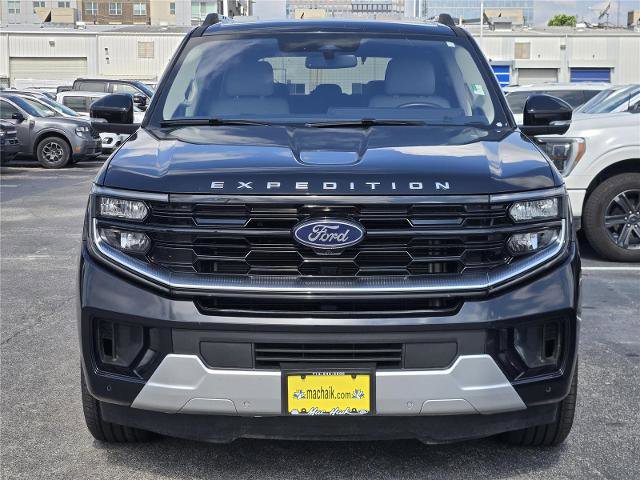 Certified 2025 Ford Expedition Platinum w/ Driver's Package AWD/4WD image 2