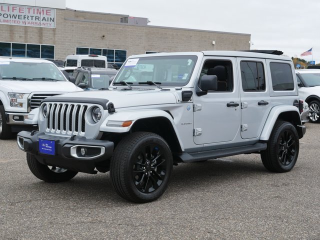 Used 2023 Jeep Wrangler Unlimited Sahara w/ Cold Weather Group AWD/4WD image 7