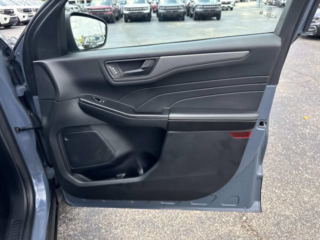 Certified 2025 Ford Escape Active AWD/4WD image 13