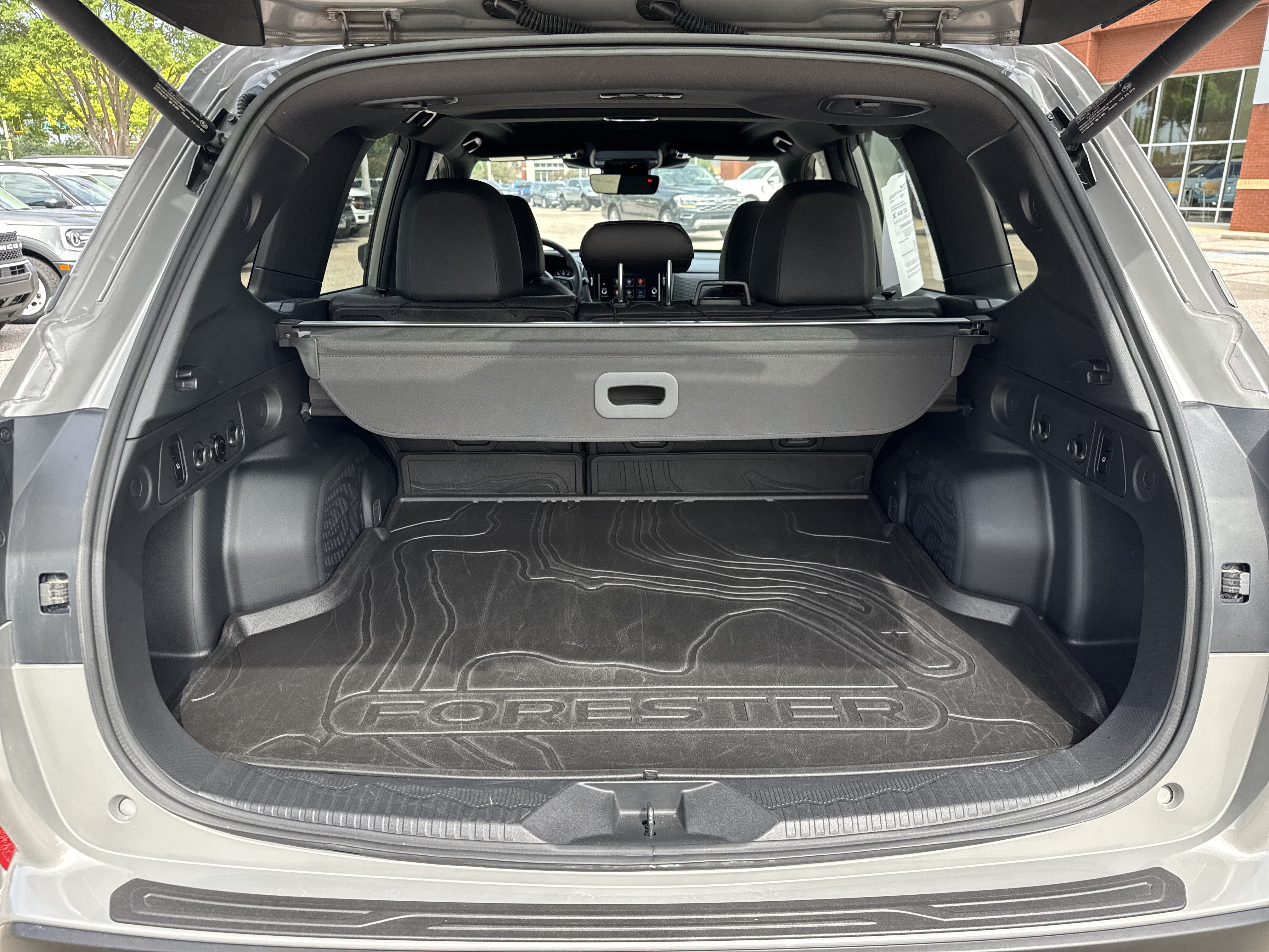 Used 2025 Subaru Forester Limited w/ Popular Package #2 AWD/4WD image 13