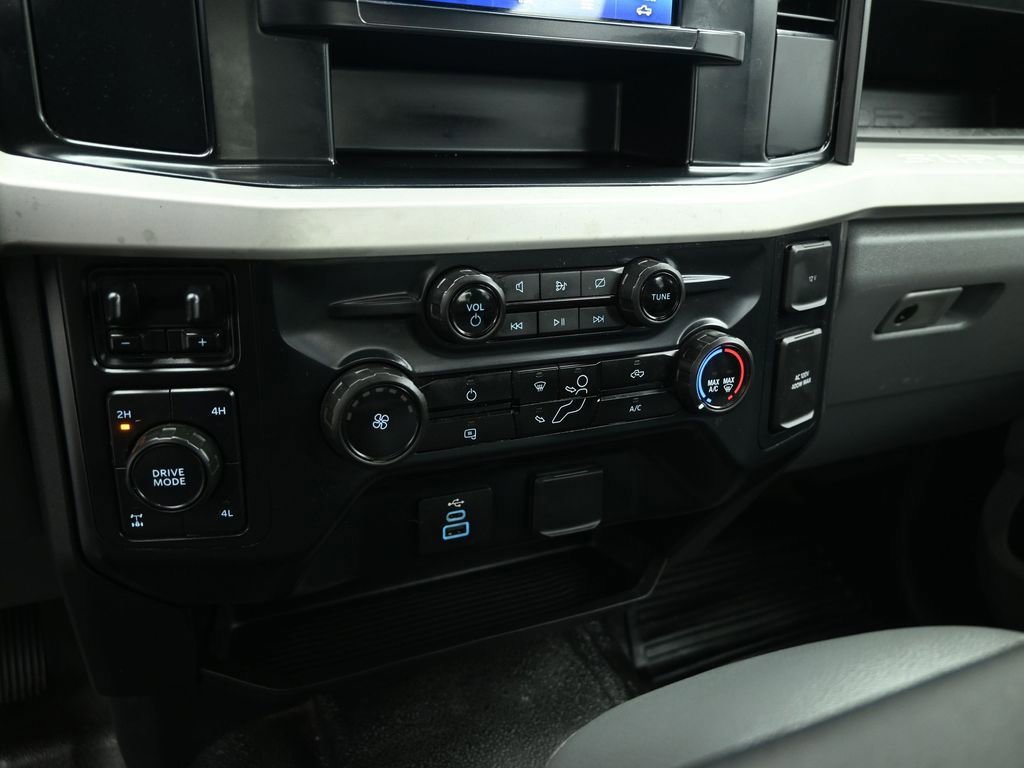 Certified 2023 Ford F250 XL w/ FX4 Off-Road Package image 40
