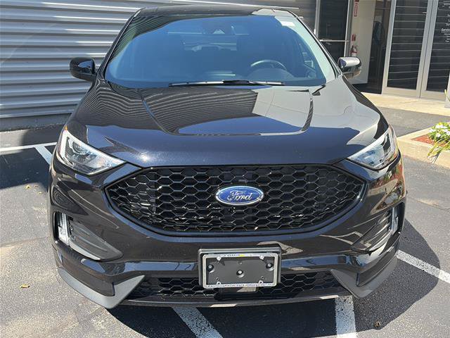 Certified 2024 Ford Edge ST-Line w/ Class II Trailer Tow Package AWD/4WD image 8