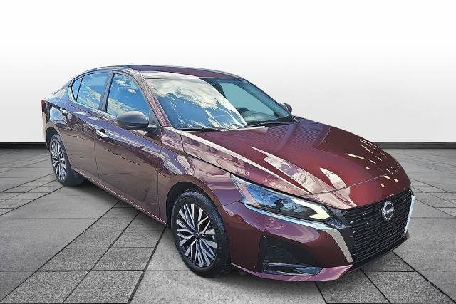 Used 2025 Nissan Altima 2.5 SV AWD/4WD image 3