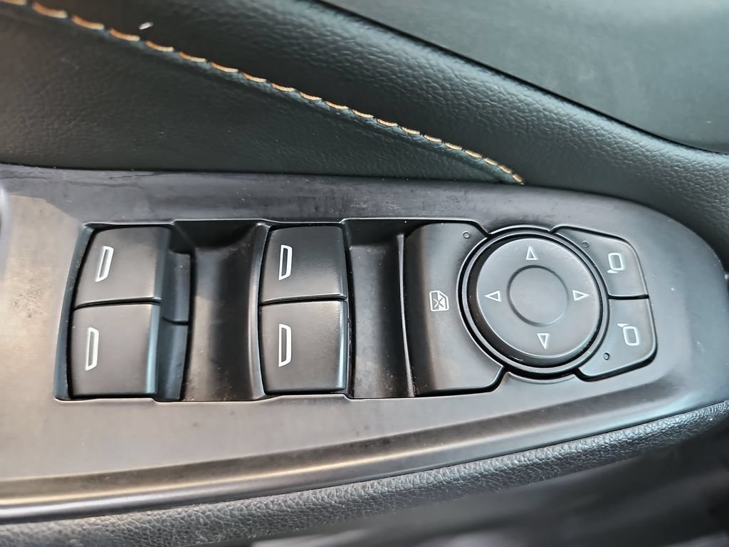 Used 2021 Chevrolet Traverse LS FWD image 28