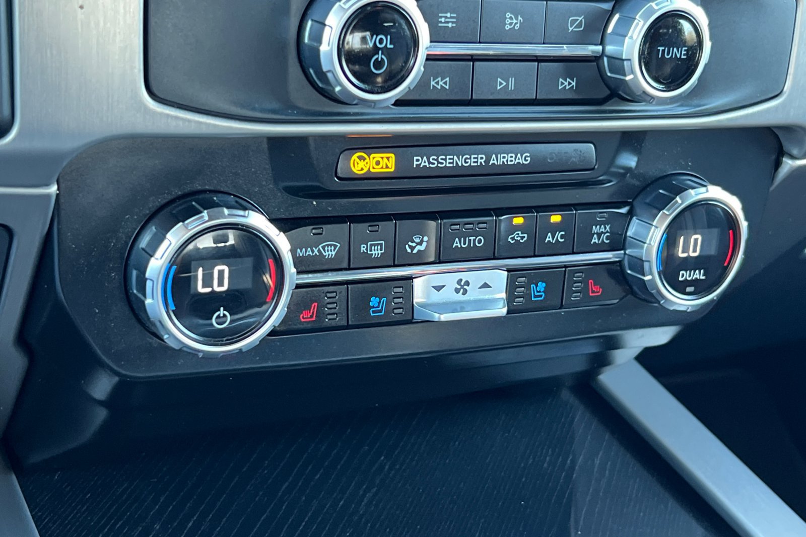 Certified 2022 Ford F250 Platinum AWD/4WD image 22
