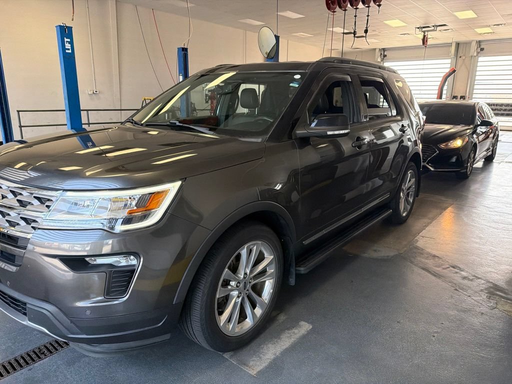 Certified 2018 Ford Explorer XLT w/ Equipment Group 202A AWD/4WD image 4