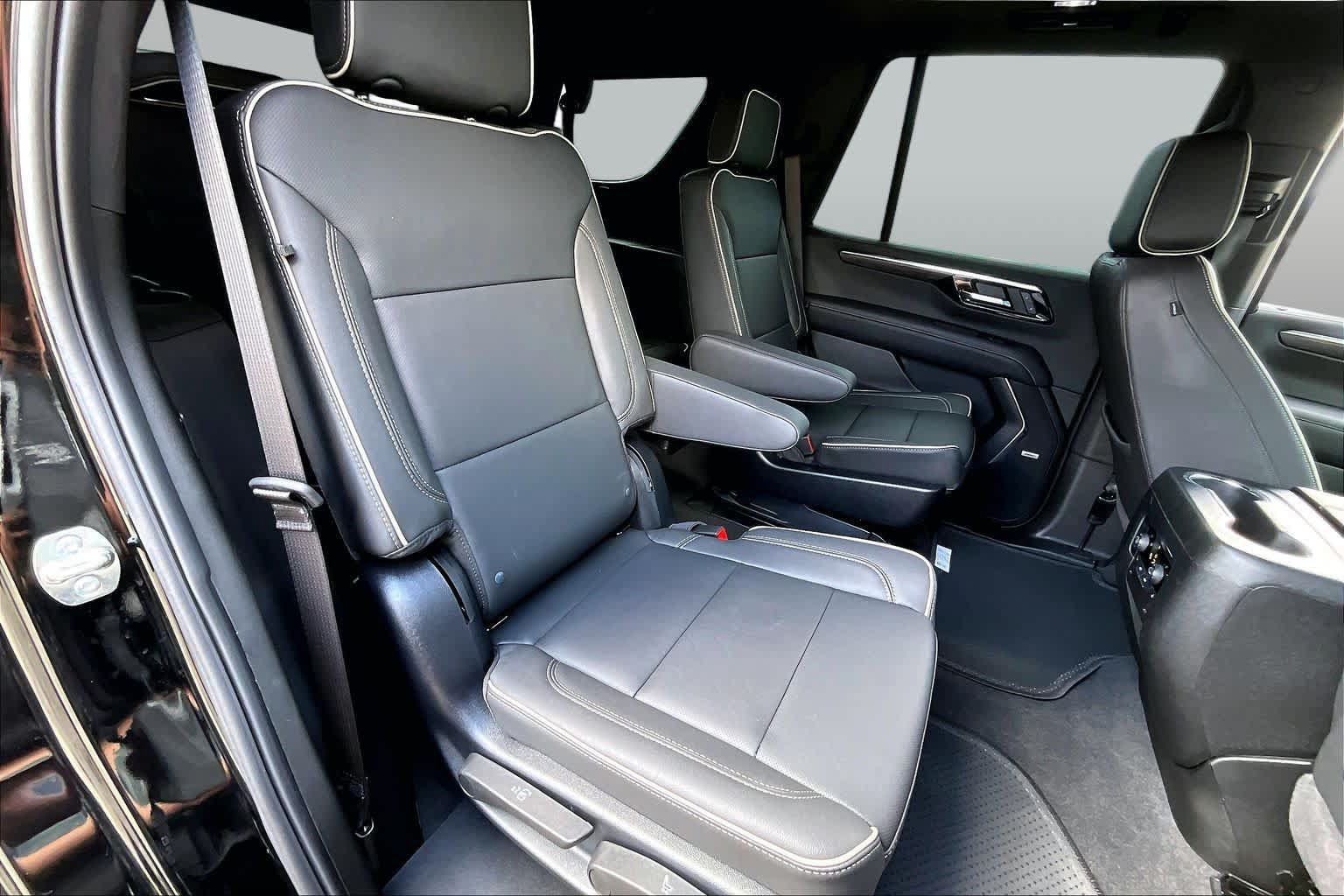 Used 2025 Chevrolet Tahoe Premier w/ Sun And Tow Package RWD image 20