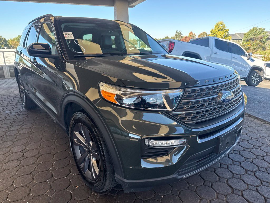 Certified 2023 Ford Explorer XLT w/ Equipment Group 202A AWD/4WD image 4