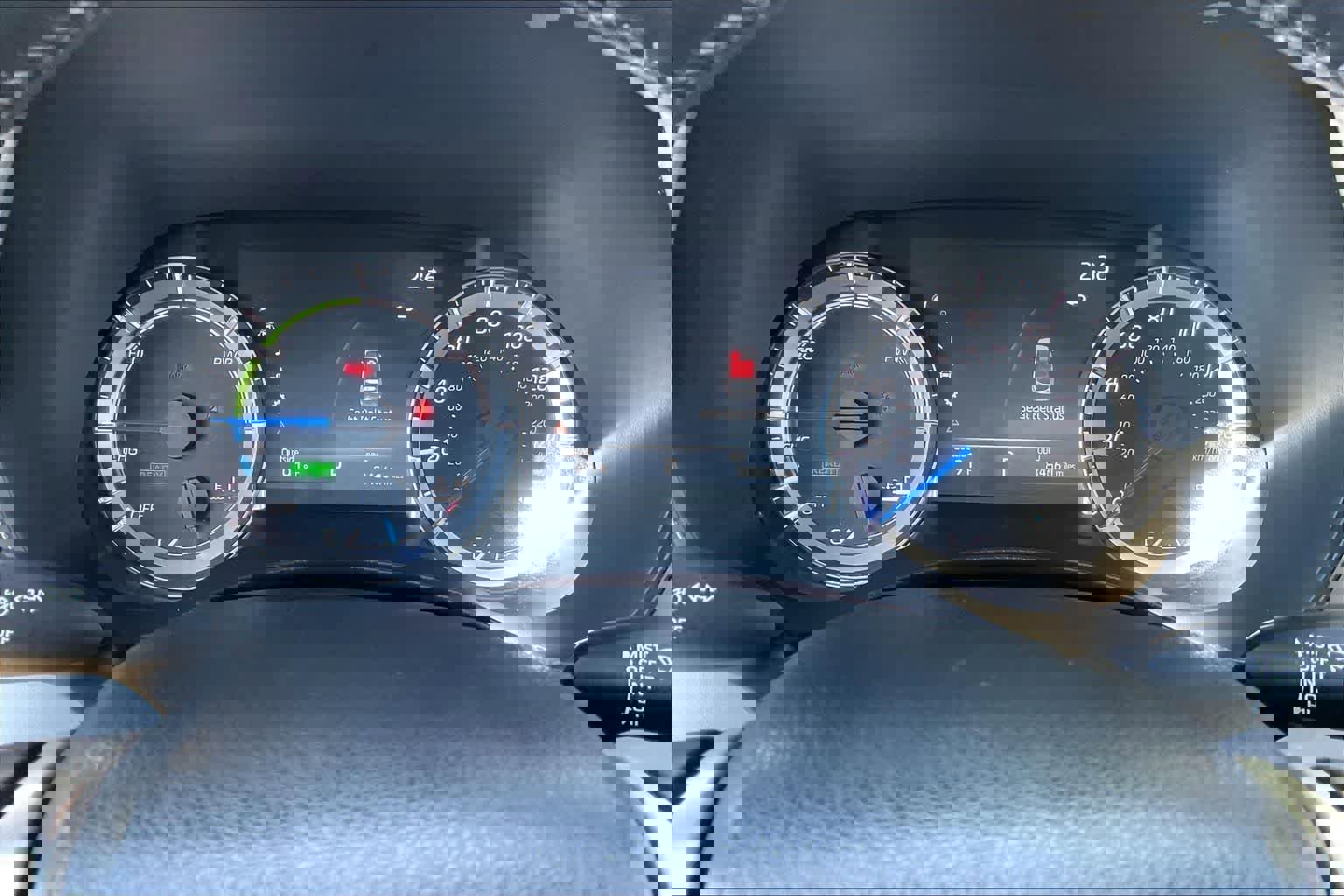 Used 2023 Toyota Highlander LE FWD image 19