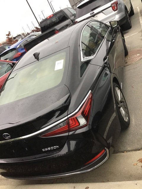 Used 2019 Lexus ES 300h image 7