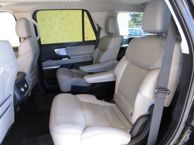 Certified 2025 Ford Expedition Active image 23