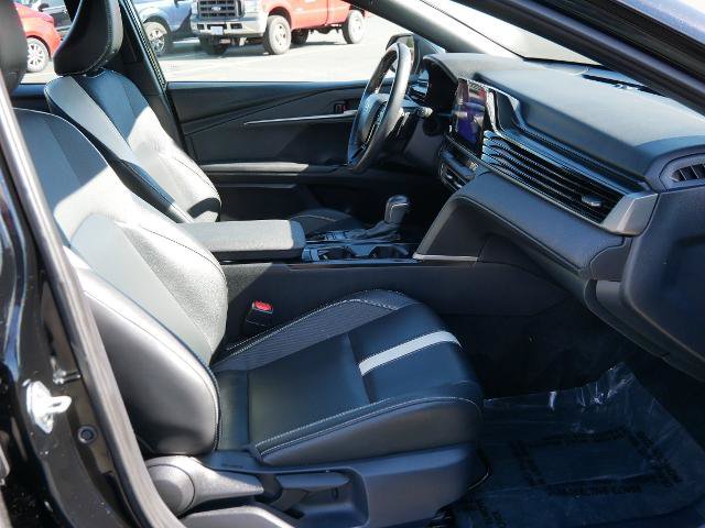 Used 2025 Toyota Camry SE FWD image 14