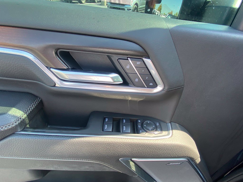 Used 2025 GMC Sierra 2500 Denali w/ Technology Package AWD/4WD image 11
