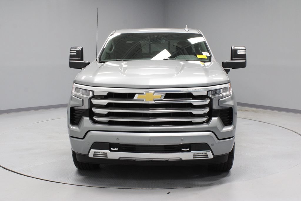 Used 2025 Chevrolet Silverado 1500 High Country w/ High Country Premium Package AWD/4WD image 6