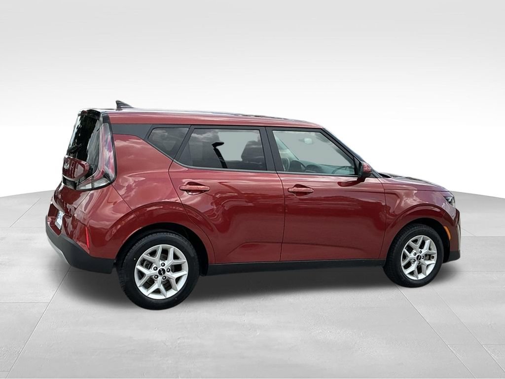 Used 2024 Kia Soul LX w/ Option Group 015 FWD image 12