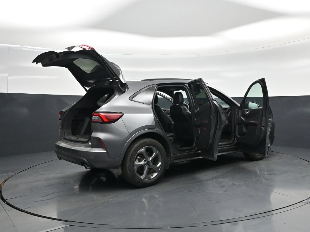 Certified 2023 Ford Escape ST-Line w/ Tech Pack #1 FWD image 6