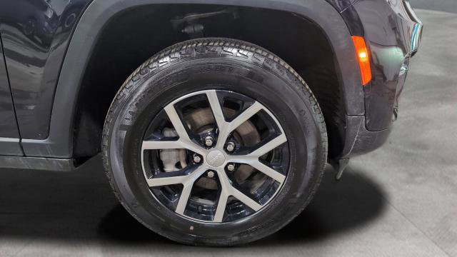 Used 2024 Jeep Grand Cherokee Limited image 22