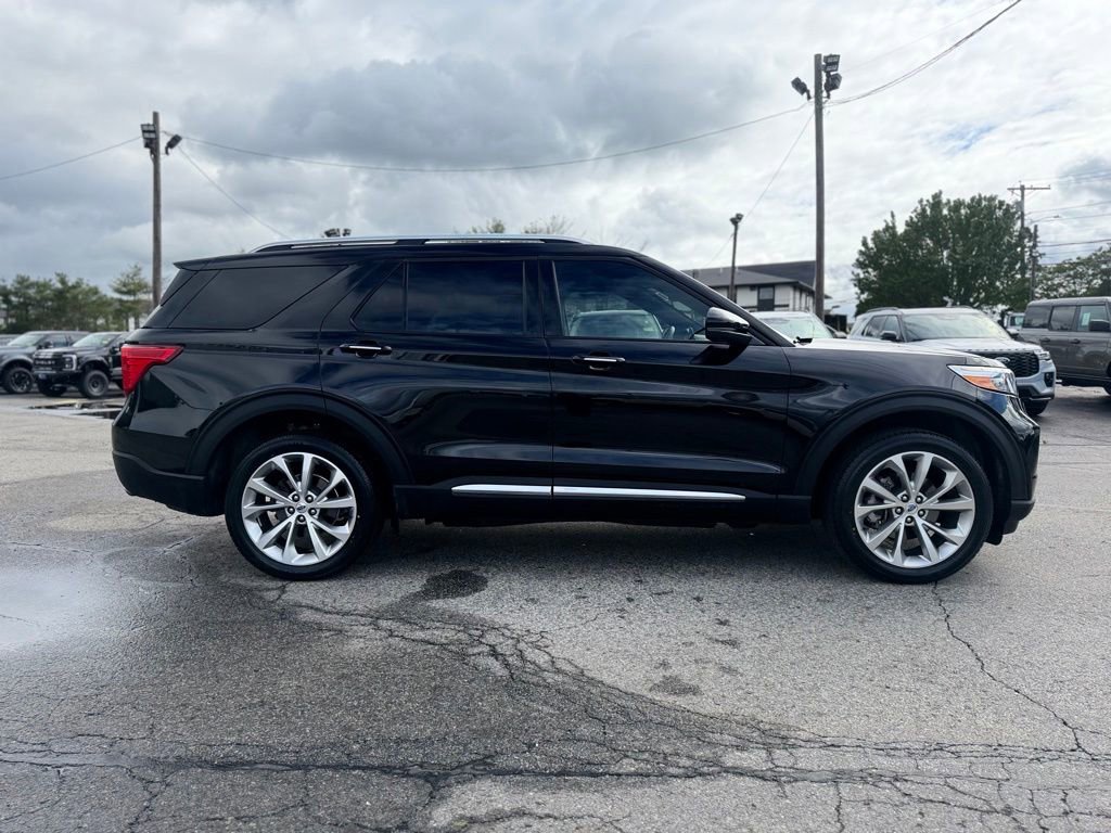 Certified 2023 Ford Explorer Platinum w/ Technology Package AWD/4WD image 10