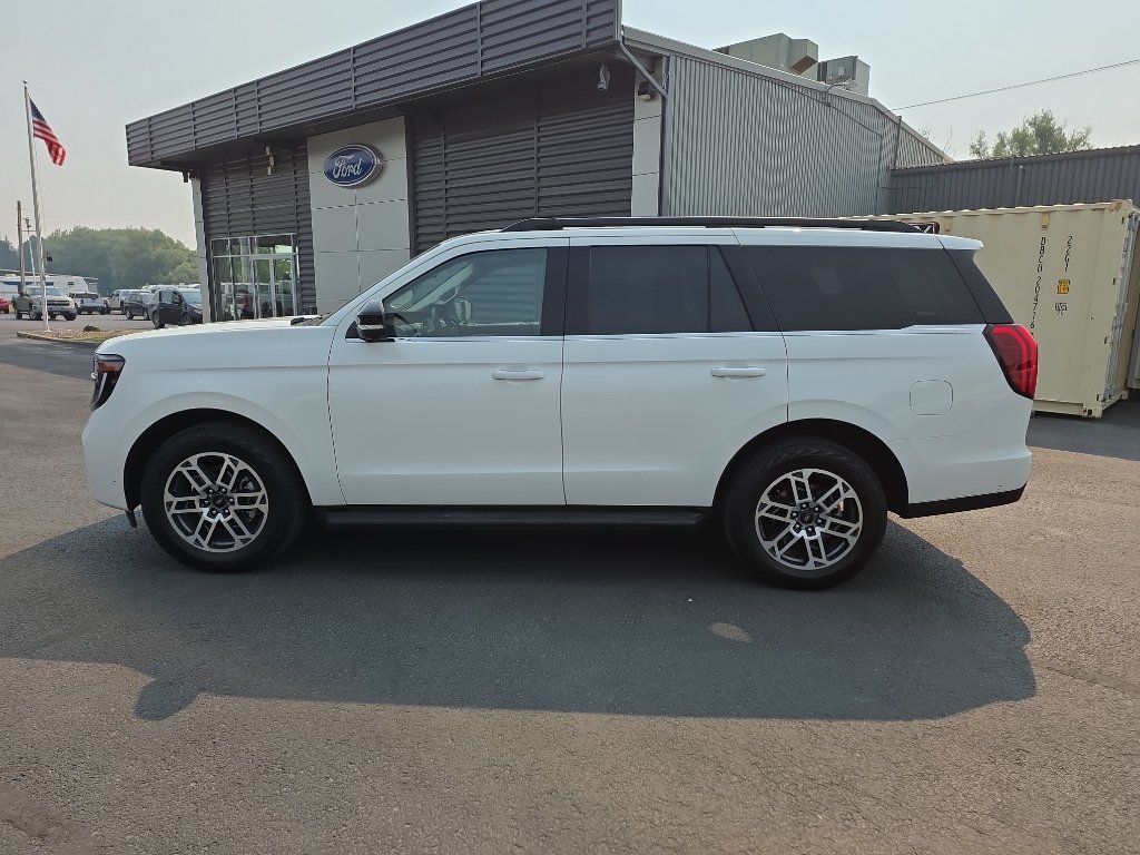 Certified 2025 Ford Expedition Active AWD/4WD image 21