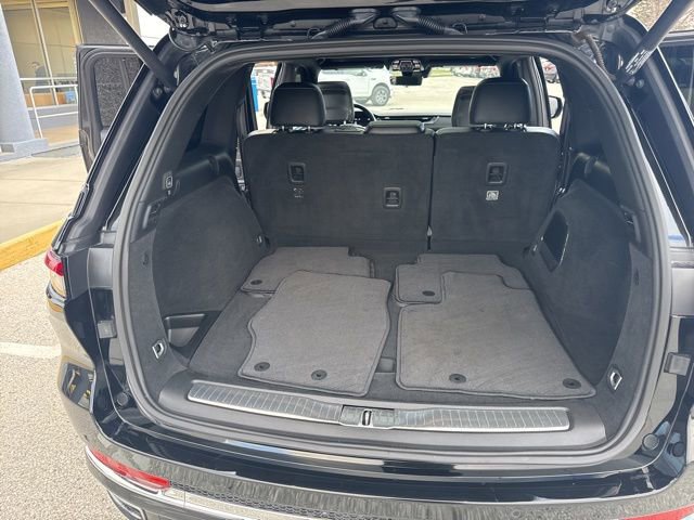 Used 2022 Jeep Grand Cherokee Overland w/ Luxury Tech Group IV image 30