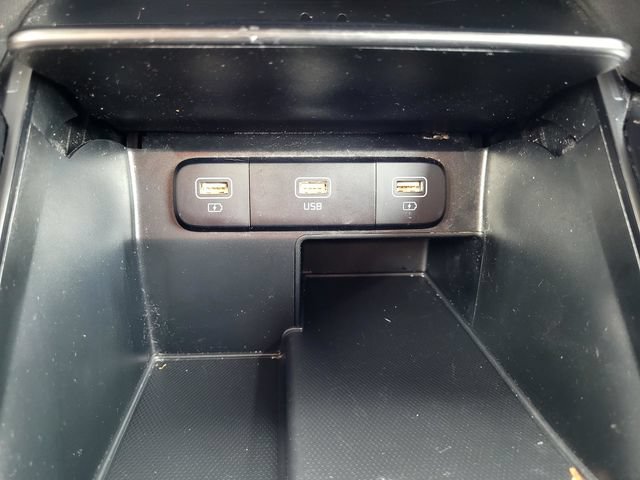 Used 2022 Kia Sorento S FWD image 18