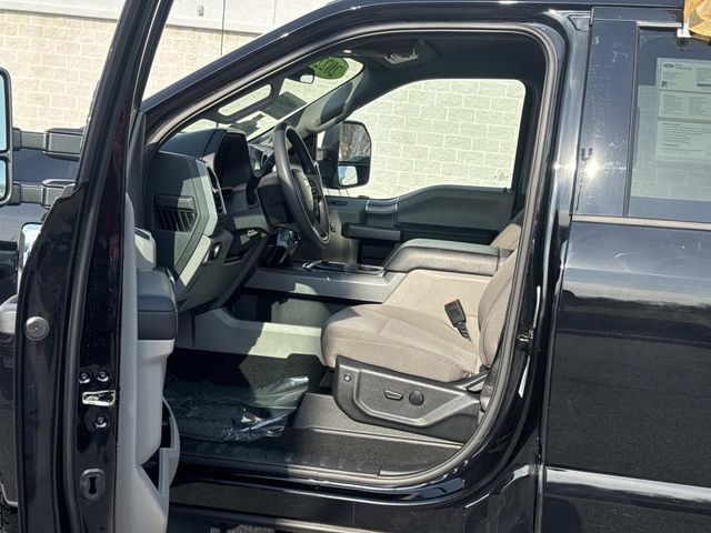 Certified 2022 Ford F250 XLT w/ Black Appearance Package image 17