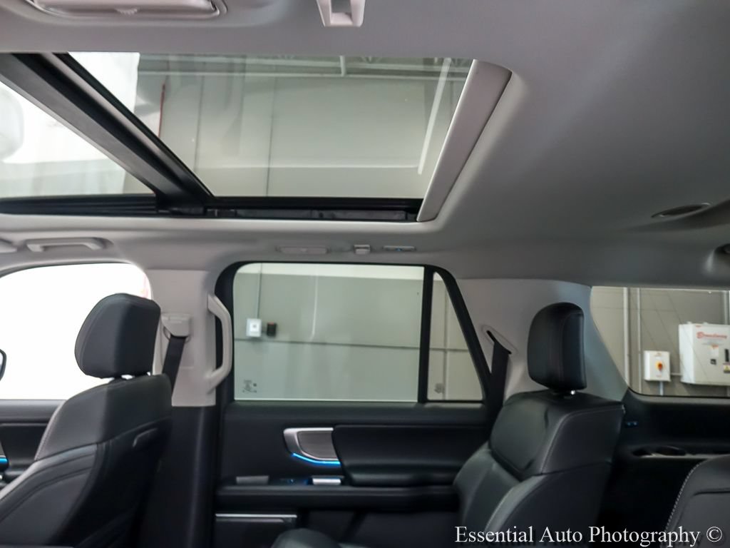 Certified 2025 Ford Expedition Max Platinum AWD/4WD image 13