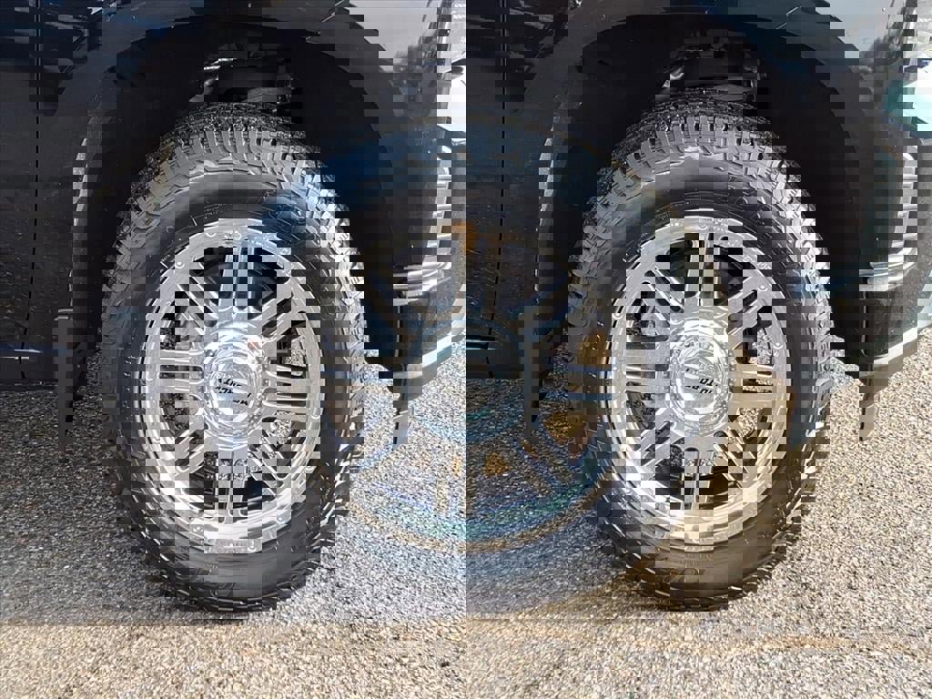 Used 2019 Chevrolet Silverado 1500 Custom w/ Custom Value Package image 10