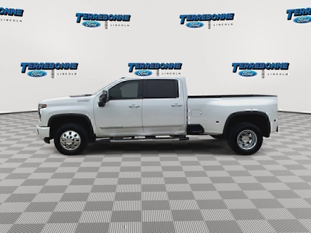 Used 2024 Chevrolet Silverado 3500 High Country w/ High Country Premium Package AWD/4WD image 5
