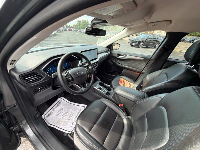 Certified 2025 Ford Escape Platinum AWD/4WD image 24