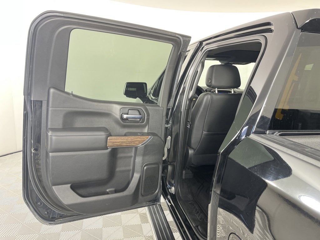 Used 2021 Chevrolet Silverado 1500 High Country w/ Technology Package image 12