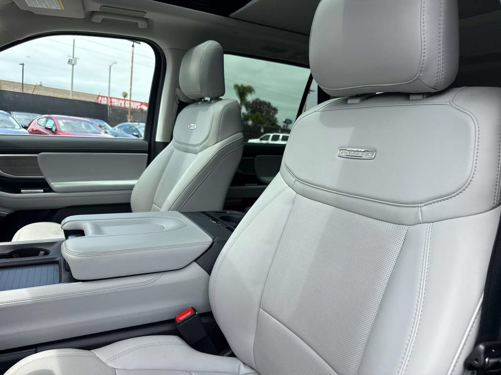 Certified 2025 Ford Expedition Platinum w/ Driver's Package AWD/4WD image 27