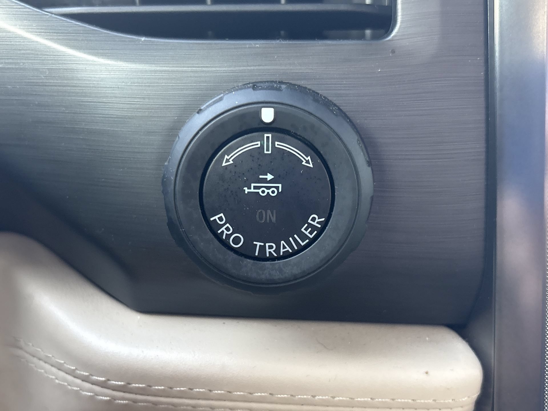Certified 2024 Ford Expedition Platinum RWD image 11