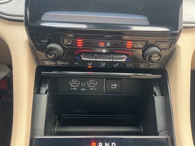 Used 2024 Jeep Grand Cherokee L Limited image 27