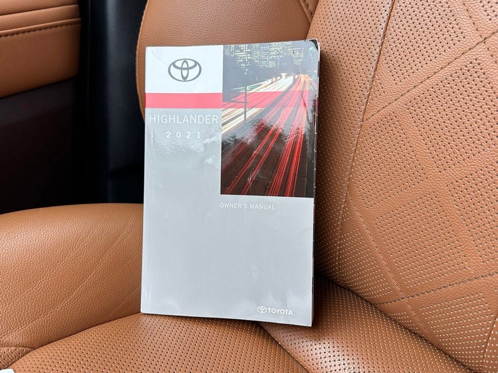 Used 2021 Toyota Highlander Platinum AWD/4WD image 41