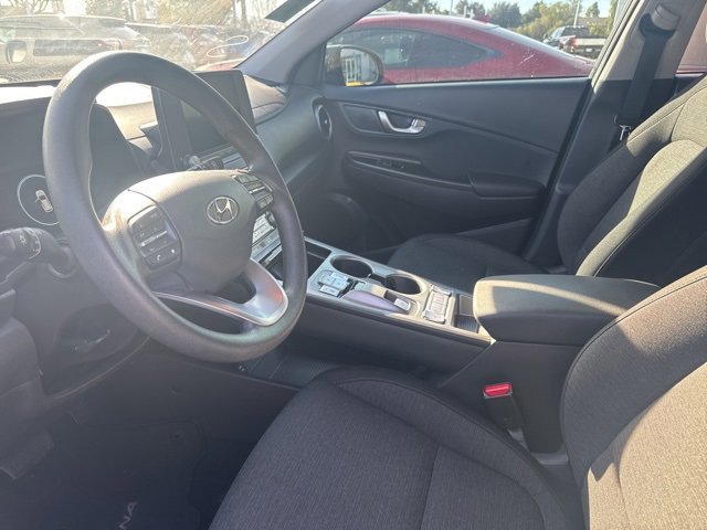 Used 2023 Hyundai Kona SE image 6