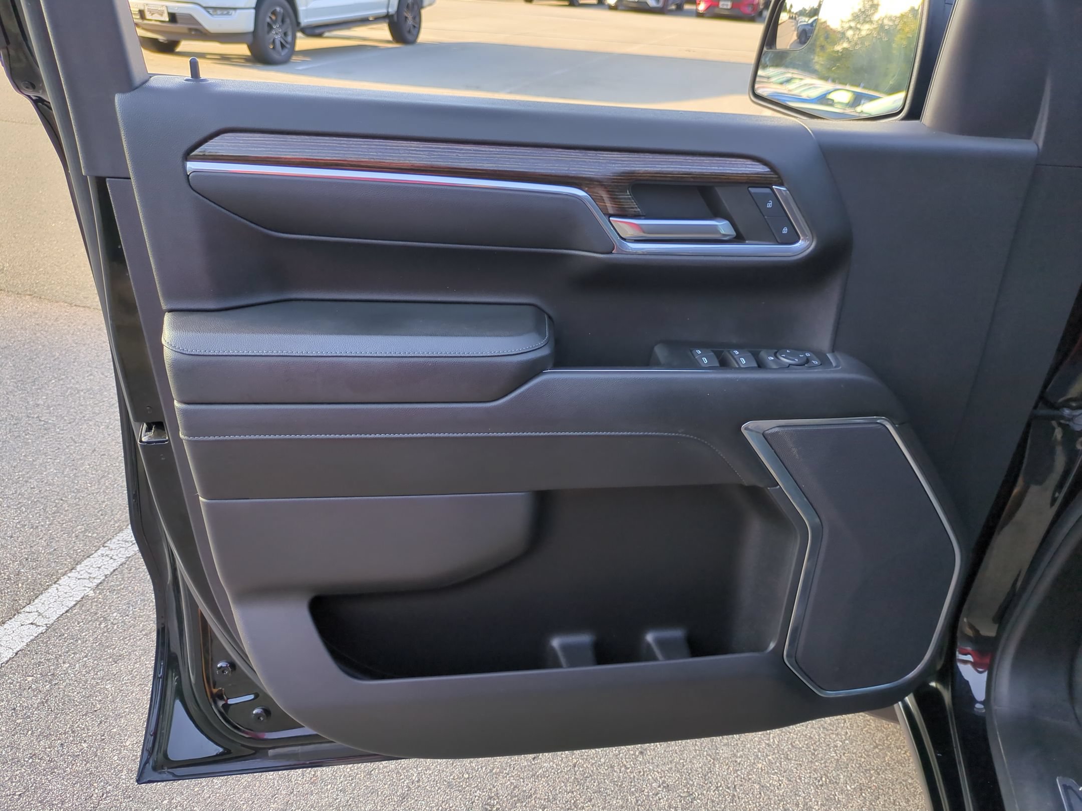 Used 2024 GMC Sierra 1500 Elevation AWD/4WD image 17