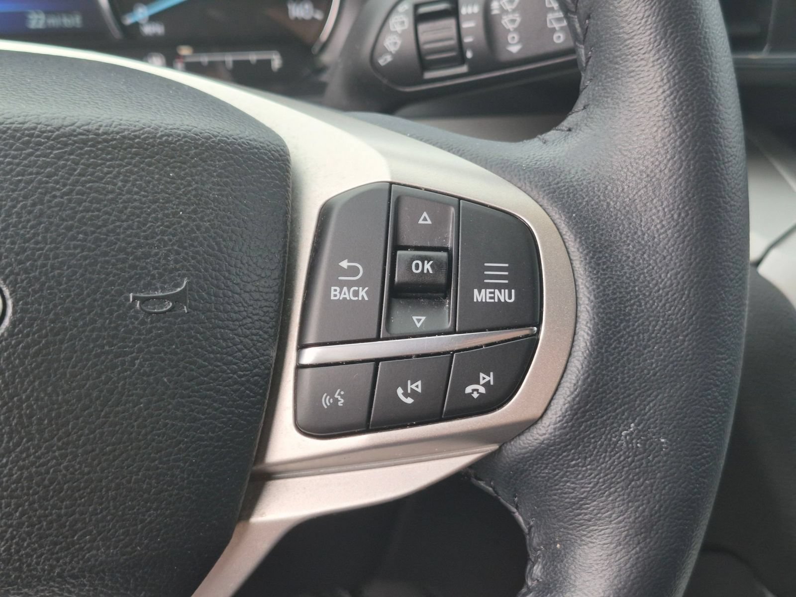 Certified 2024 Ford Explorer XLT w/ Equipment Group 202A AWD/4WD image 19