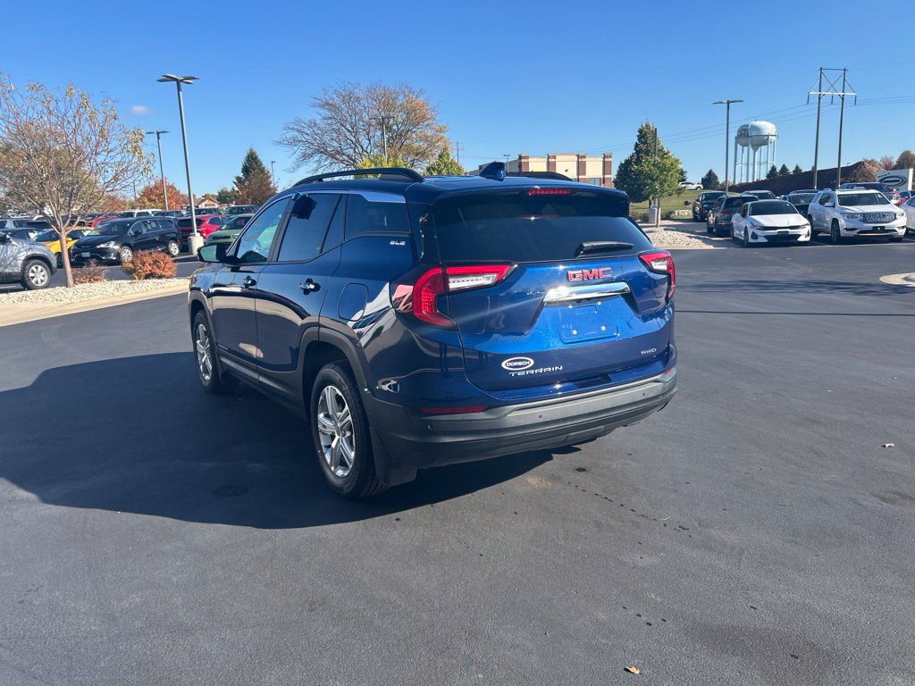 Used 2022 GMC Terrain SLE w/ Driver Convenience Package AWD/4WD image 10