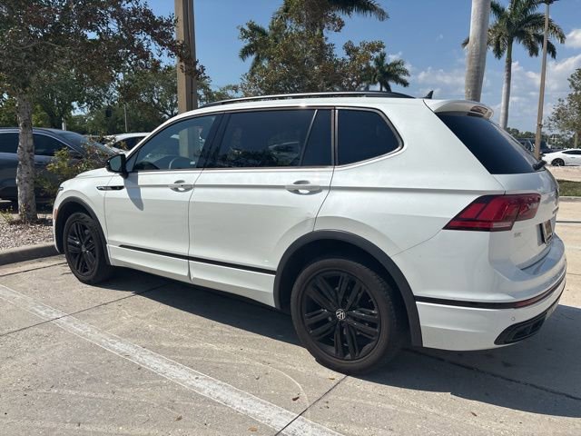 Used 2022 Volkswagen Tiguan SE R-Line image 2
