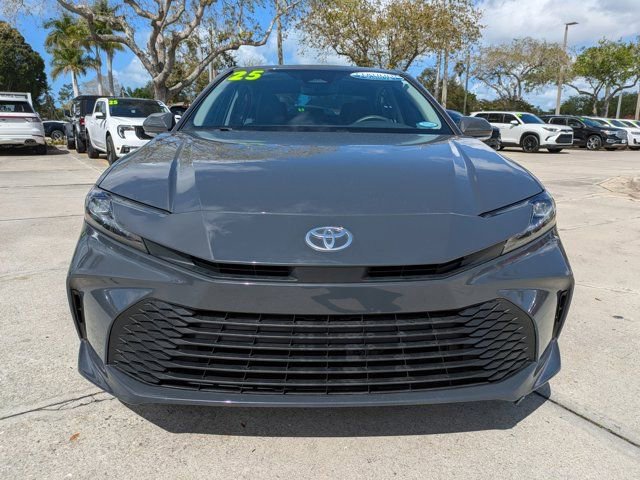Used 2025 Toyota Camry LE image 8