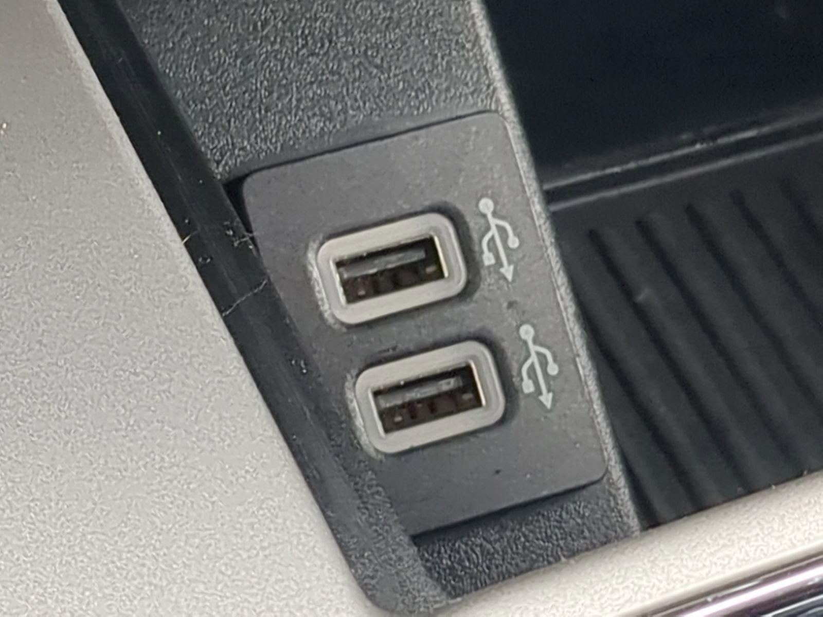 Certified 2020 Ford F150 Lariat w/ Equipment Group 502A Luxury image 37