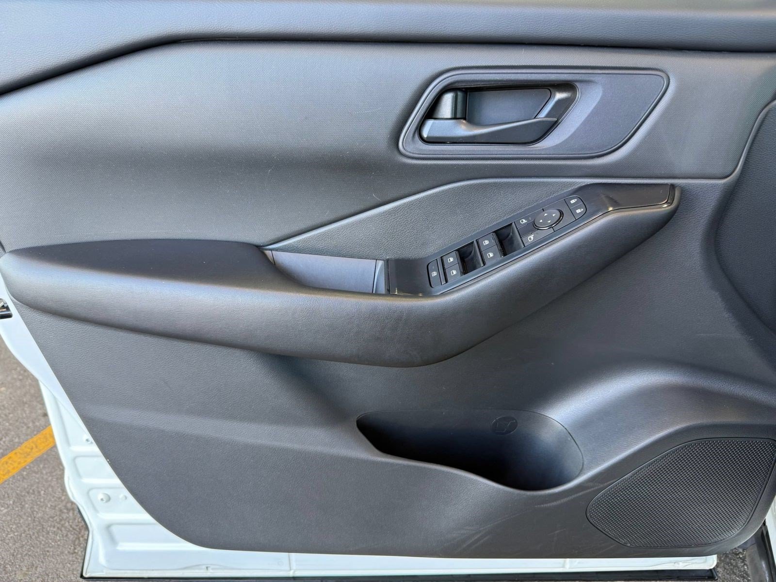 Used 2024 Nissan Rogue S FWD image 29