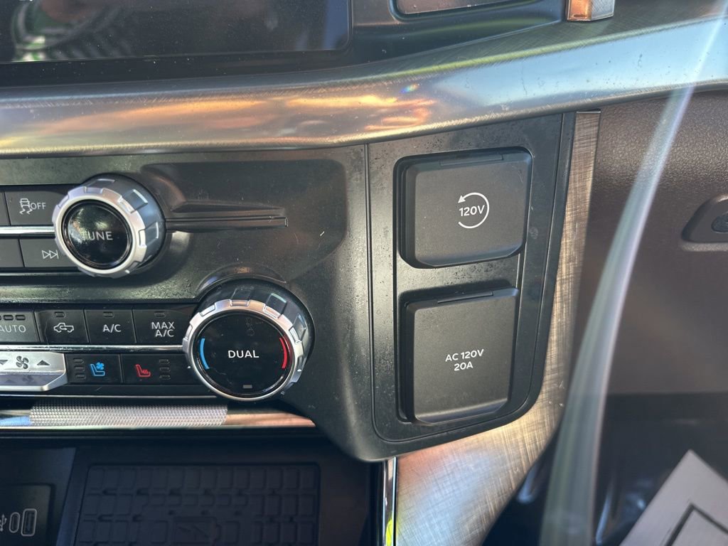 Certified 2025 Ford F150 King Ranch AWD/4WD image 28
