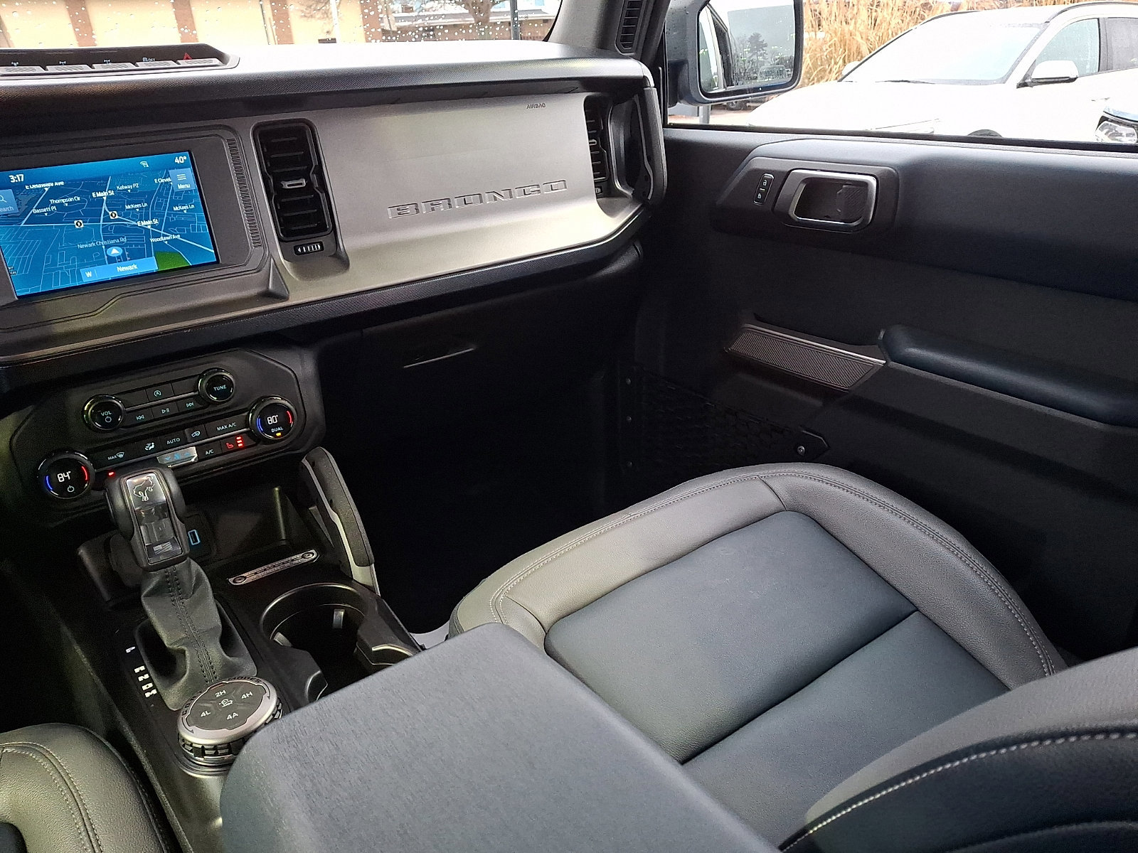 Certified 2023 Ford Bronco Outer Banks w/ Sasquatch Package image 16