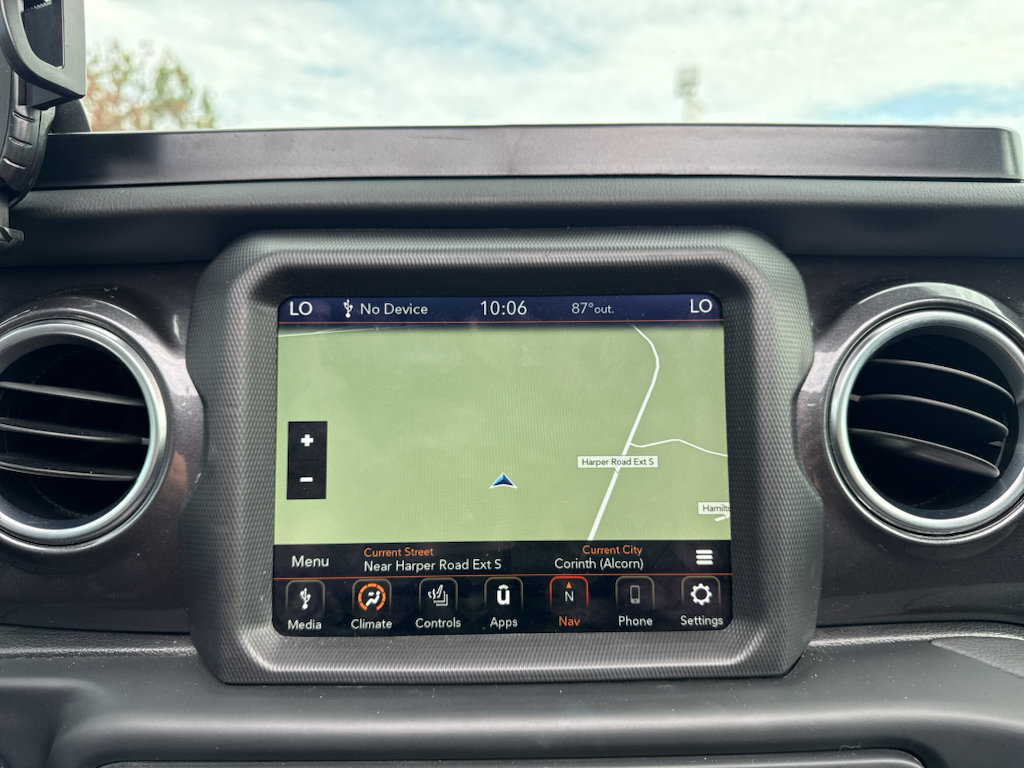 Used 2020 Jeep Wrangler Unlimited Sahara AWD/4WD image 18