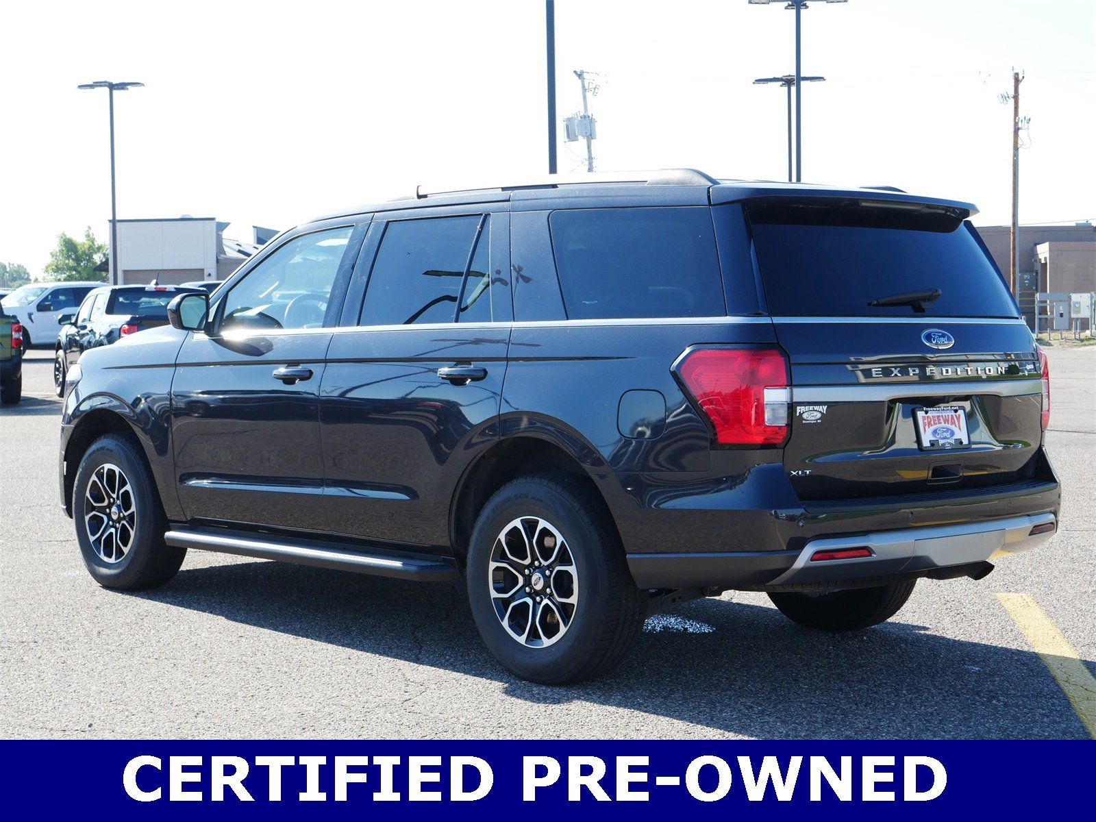 Certified 2024 Ford Expedition XLT image 3