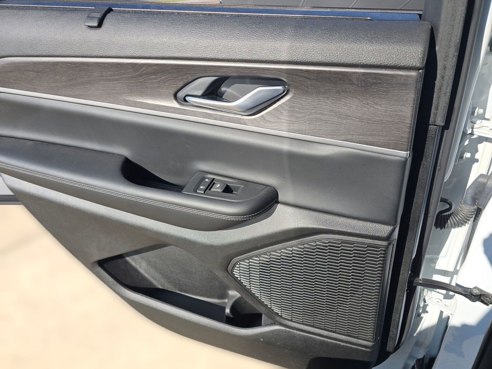 Used 2025 Jeep Grand Cherokee L Limited w/ Luxury Tech Group II image 21