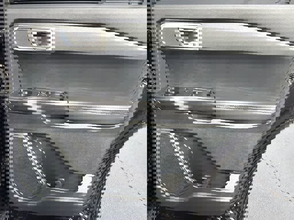 Certified 2024 Ford Explorer Base image 15