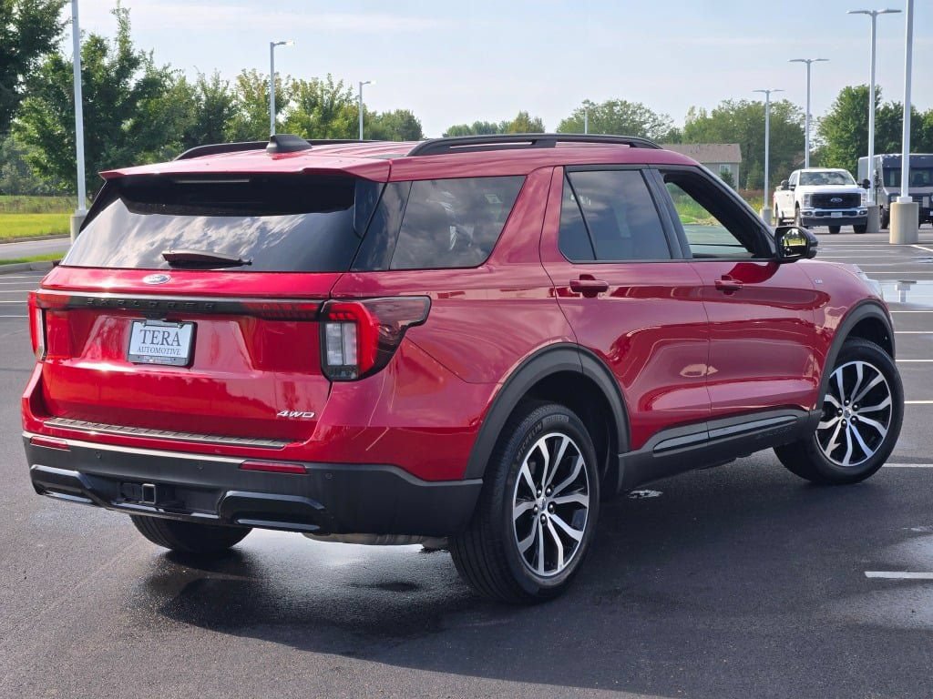 Certified 2025 Ford Explorer ST-Line AWD/4WD image 13